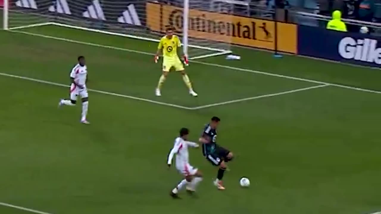 Major League Soccer - Skills on skills on skills 🔥