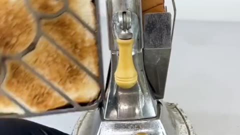 The first electric toaster by the American company Frary & Clark 1924