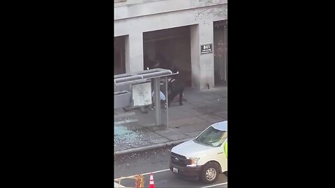 🚨Law officials RESPONDING to 2 WV National Guards SHOT Near the White House! [Are Being treated in hospital]