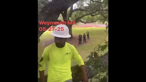 ICE-OFFICERS CAPTURES🚔👮🏻‍♀️🌲🏃🚁👲📸ILLEGAL WORKERS HIDING IN TREES👮🌳🏃‍♂️🌲👮‍♂️💫