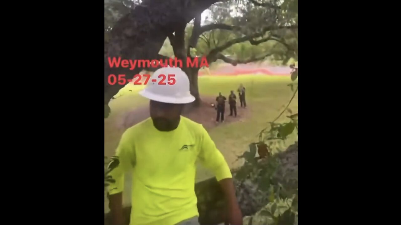 ICE-OFFICERS CAPTURES🚔👮🏻♀️🌲🏃🚁👲📸ILLEGAL WORKERS HIDING IN TREES👮🌳🏃♂️🌲👮♂️💫