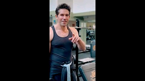Scott Adkins boyka biceps workout