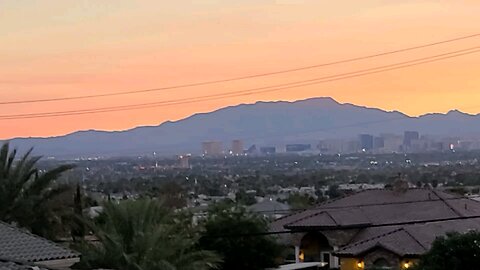 Did you SEE tonights WINDY Las Vegas Sunset? Check THIS out! 09.11.2025 #follow #lasvegas #gambling