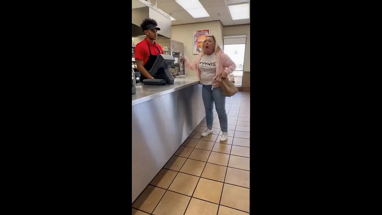 Karen Goes off on fast food employee