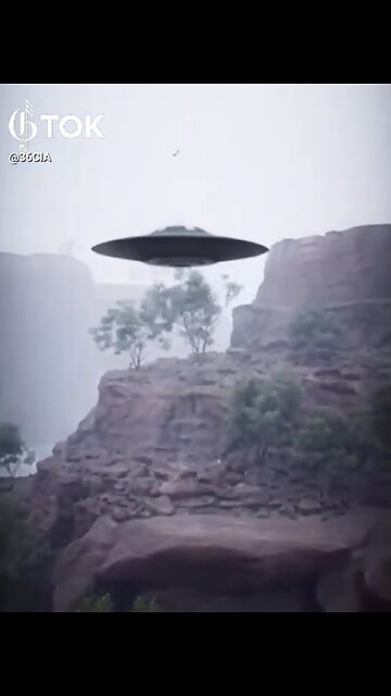 UFO SECRET BASE🌲🛸🏜️🌳📸HIDDEN INSIDE MOUNTAIN IN AUSTRALIA🇦🇺🛸🏞️🏕️💫