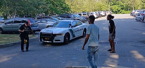 new York police officer schooling the homies