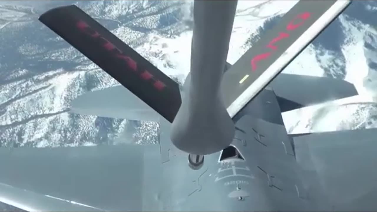 Watch How Flight Refueling #Aviation #Fly #AeroArduino
