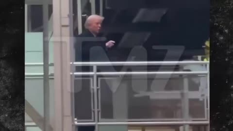 🇺🇸 🔥 USA on Fire: Donald Trump showed his middle finger and cursed