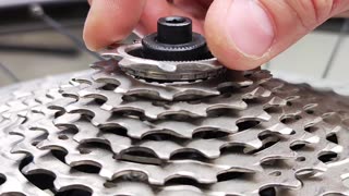 How to quickly install the cassette of a 12 speed bicycle CS M6100