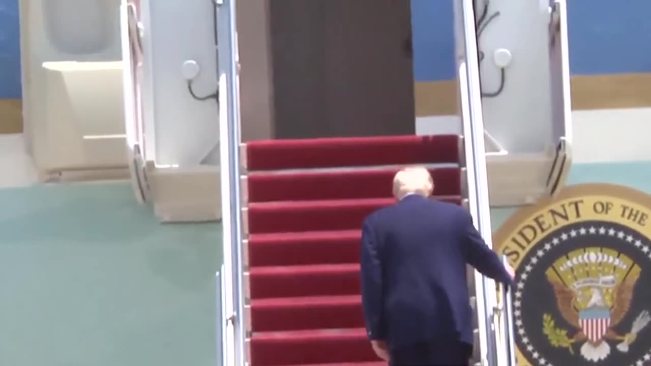 THE COMMANDER-IN-CHIEF IS EN ROUTE TO FORT BRAGG 🇺🇸