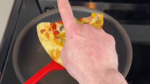 STOP! Microwaving Your Leftover pizza? 🍕 Do this INSTEAD! 😨