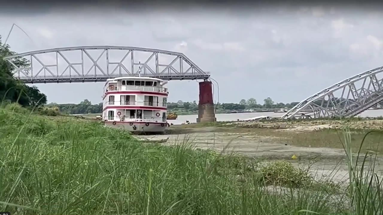 Joe deciding where to deploy the next units