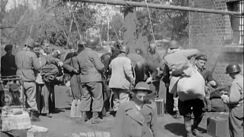 FRANCE RETURNS, HALL... - FRANCE RETURNS, HALLE-DESSAU, GERMANY ; MEN OF THE 41ST DIV - 111-adc-5017
