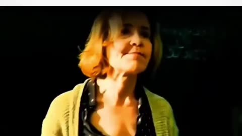 Esse vídeo retrata como as polarizaçoes induzem opiniões Q muitos acham serem próprias...