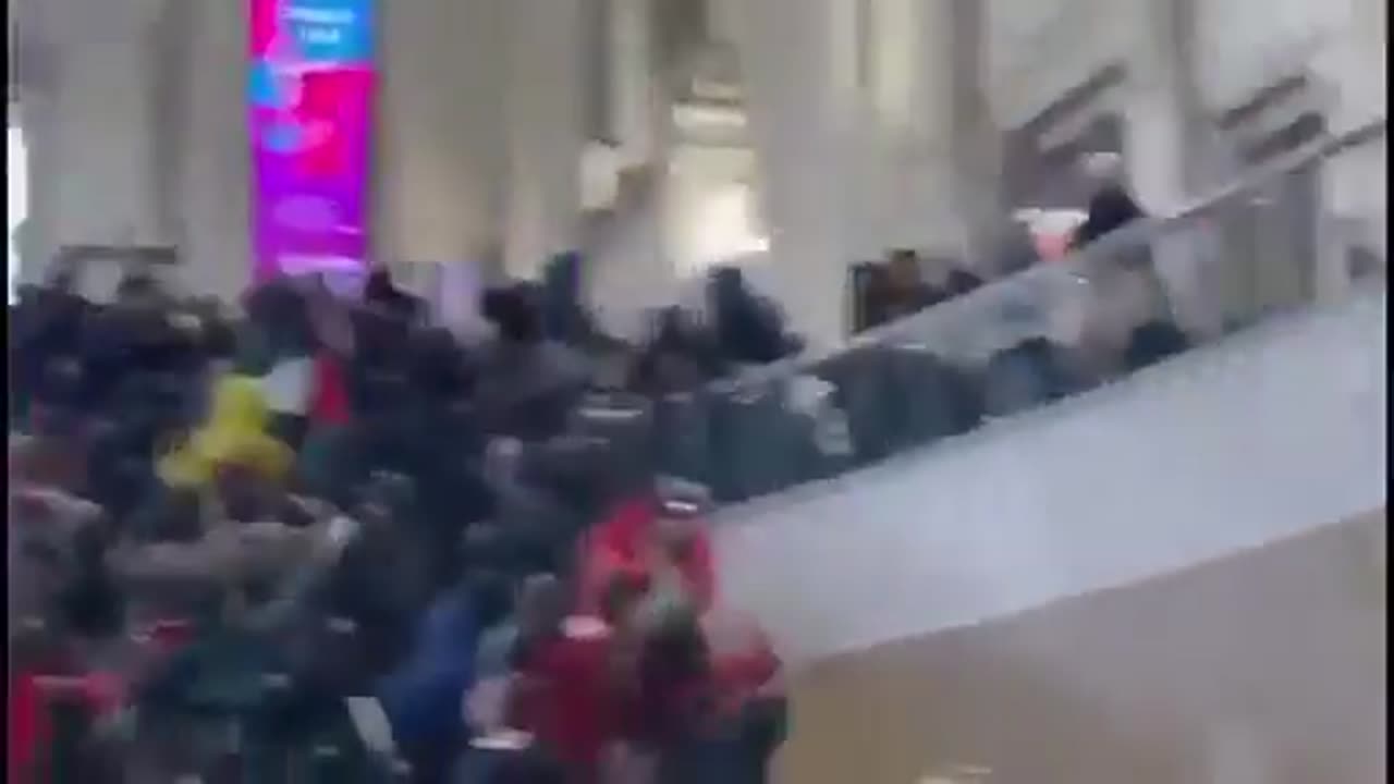 #Breaking #News #Milan under attack. #Antifa and Islamic #terrorists attack Milan