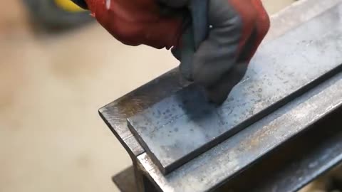 Efficiency Analysis of Side-Tip vs. Rear-Tip Unloading Mechanisms