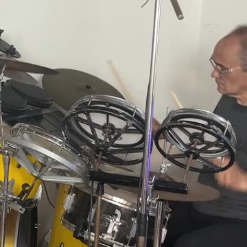 #drumcam of "It's Not a Poem" by progressive instrumental duo @espiraltei