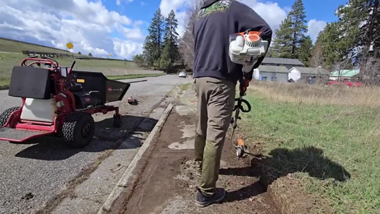 I Discovered A MOSS INFESTED Sidewalk And SCRAPED It Clean_part8