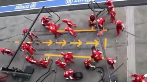 Ferrari F1 Team Changing All Four Tires In 2.2s