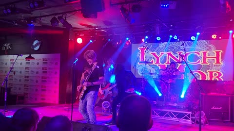Lynch mob ( live)