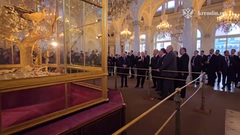 Españoles amigos de Rusia 🤍💙❤️Putin acompañó a los líderes de la CEI