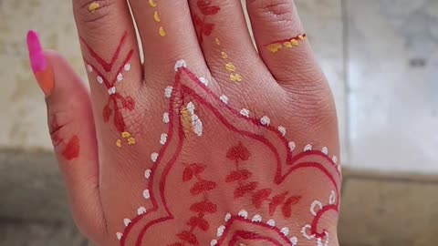 What do you think about this henna? 🤔♥️💛🤍🧡 💖, Sara Jilani #henna #dameungrr