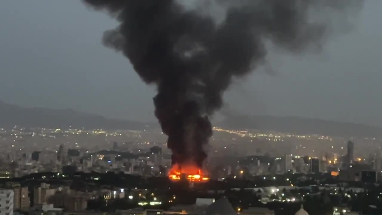 Iran's state TV building burns 🇮🇷🔥