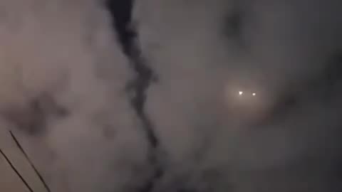🇮🇱/🇮🇷 WATCH: INCREDIBLY fast Iranian hypersonic missile impact in Haifa
