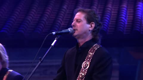 Mr. Tambourine Man (Bob Dylan cover) - Roger McGuinn with Tom Petty and the Heartbreakers (live)