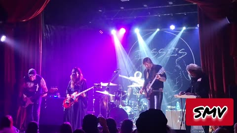 #ShittyMillennialVideos 📱📹🎬 Esses ♾️ - The Burrow 🧑‍🌾 @ Star Theater Portland, OR 09/26/2025