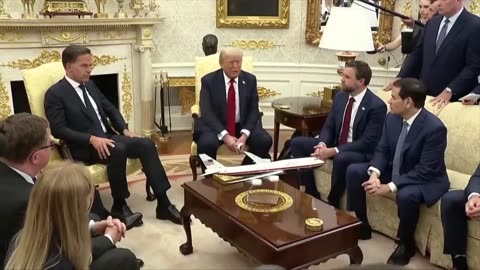 Trump_ ultimatum_ to_ putin sign ukrainedeal👆