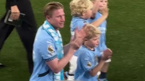 Kevin de bruyne final lap at the etihad @Kevin De Bruyne⚽️🥅🏟⚽️⚽️⚽️