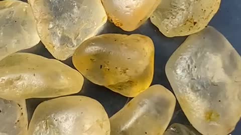 yellow sapphire gemstone
