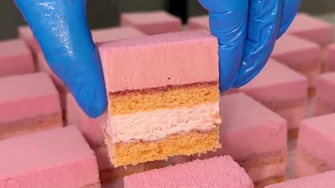 Make strawberry cake