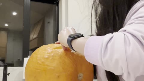 My First Pumpkin 🎃 Carving Experience!!