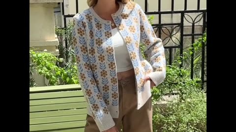 Luxurious Women's Floral Jacquard Cardigan - Elegant Knitted Button Collar