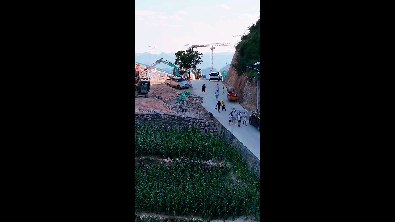 🇨🇳 China is lifting millions out of poverty!