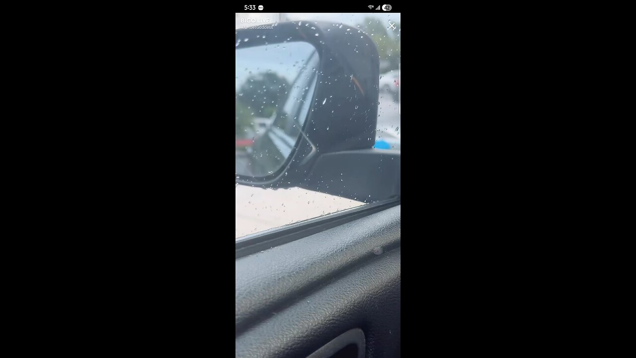 Moet running from a homeless man She not scared to live outside. But play homeless living in her car