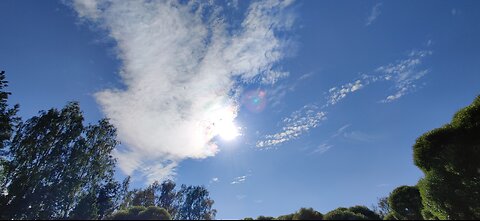 20.7.2025: Halo color, weird clouds...