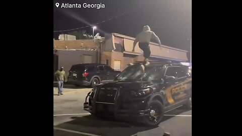 🚨 Atlanta Police cars are being smashed by anti-ICE protesters - Soon be arrested!? 6.10.25