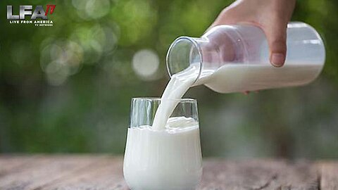 THEY WANT TO BAN RAW MILK