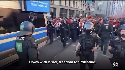 German riot police subdued by pro-Palestine voices