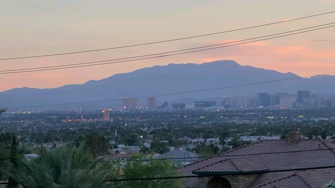 Did you see tonight's Las Vegas sunset? Check THIS out! 05.22.2025 #follow #lasvegas #travel #gaming