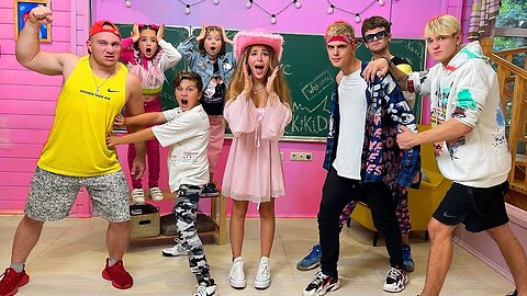 Hulk VS Puzzle! Angie sucht sich auf dem Campus einen Freund aus | Serie 2