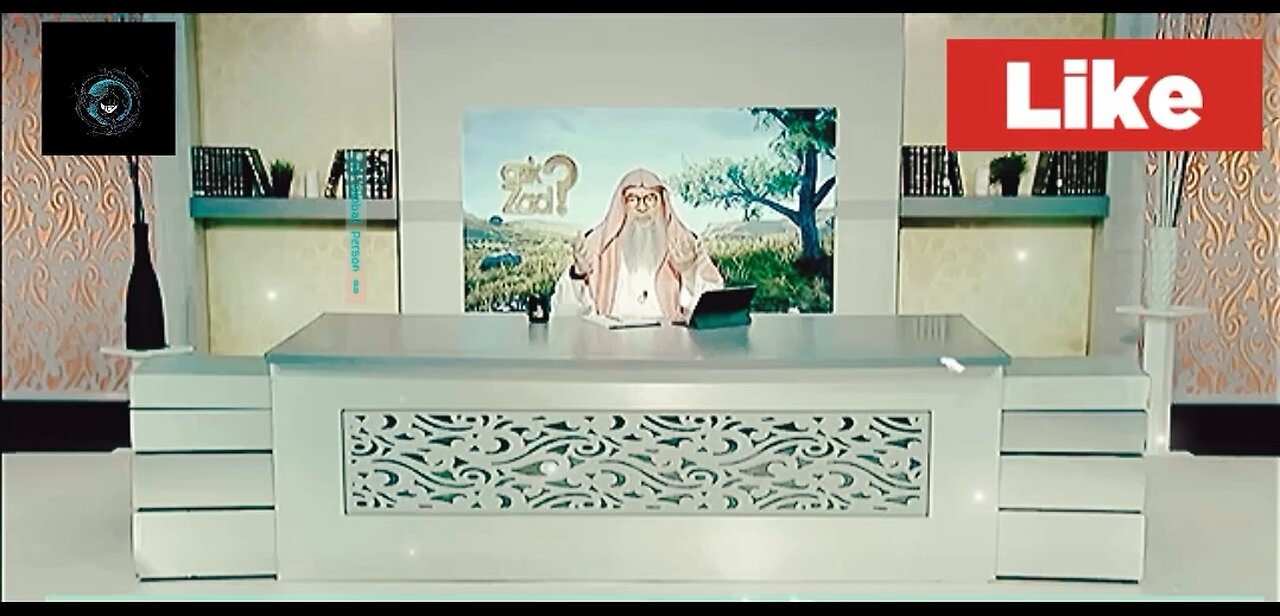 An Imam who makes ruqya & reads the palm of a person's hand