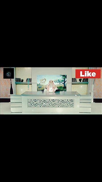 An Imam who makes ruqya & reads the palm of a person's hand