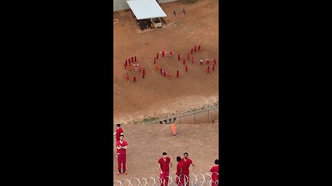 Drone footage shows Venezuelan detainees in Texas forming “SOS,” fearing deportation to El Salvador
