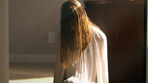“Mirror Glaze | Short Horror Film (2025) | Terrifying Reflection Story”