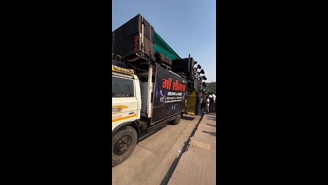 kalua dance kar raha hai DJ per
