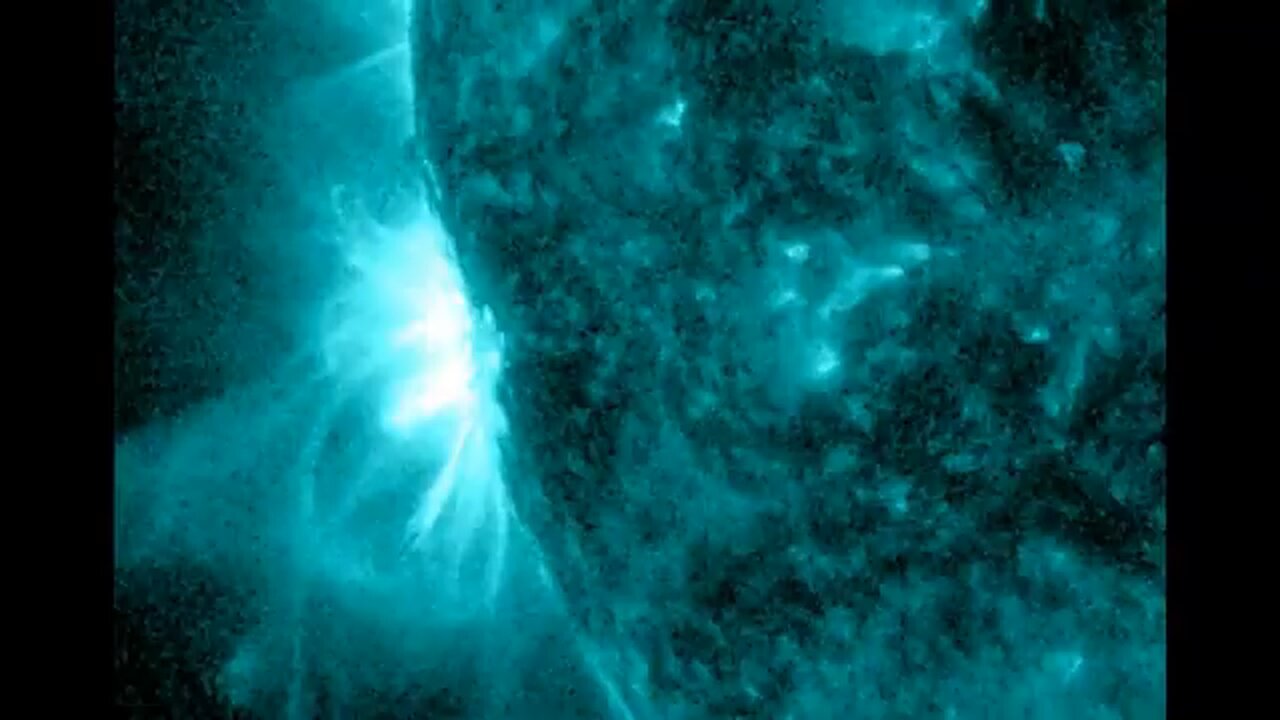 NOAA WARNS ABOUT EMERGING SUNSPOT GROUP!